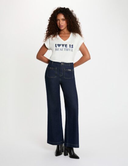 T-SHIRT "LOVE IS BEAUTIFUL"