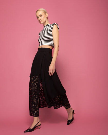 ΜΑΥΡΗ ΦΟΥΣΤΑ ΜΕ ΔΑΝΔΕΛΑ